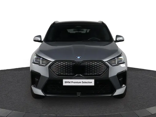 BMW iX2 xDrive30 67 kWh 2024 Elektrisch 12