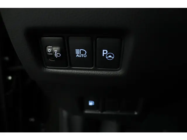 Toyota C-HR 1.8 Hybrid Executive 2017 Hybride Benzine 29