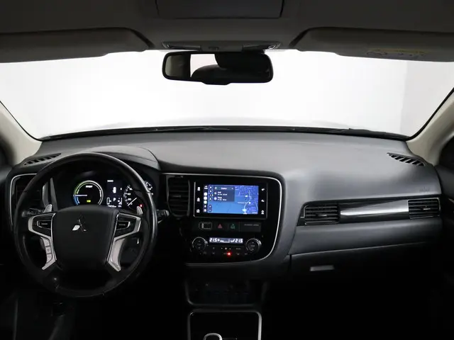 Mitsubishi Outlander 3