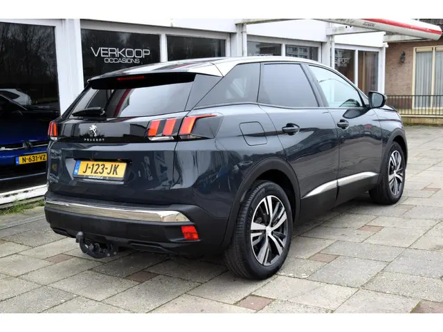 Peugeot 3008 1.2 PureTech Blue Lease Premium 2019 Benzine