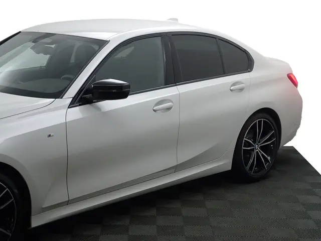 BMW 3 Serie 320i xDrive M Sport Edition- 2019 Benzine 30