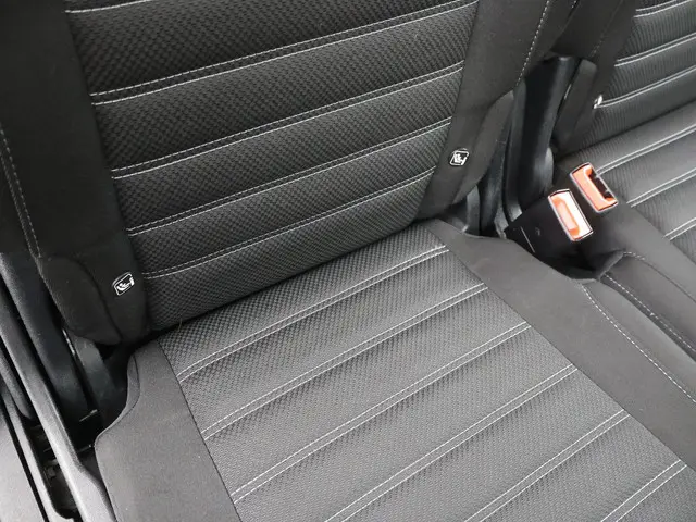 Ford Galaxy 1.5 Titanium 7P 2018 Benzine 35