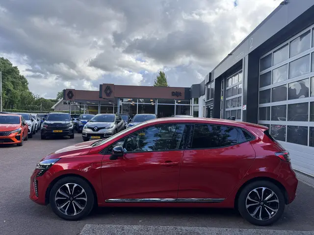 Renault Clio 1.0 TCe 90 GPF techno 2024 Benzine 9