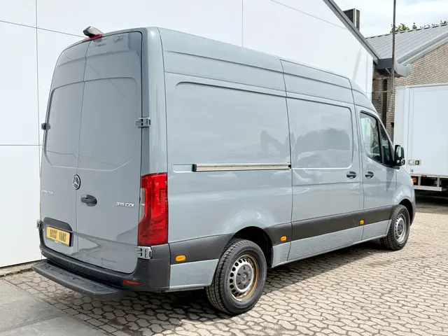 Mercedes-Benz Sprinter 3