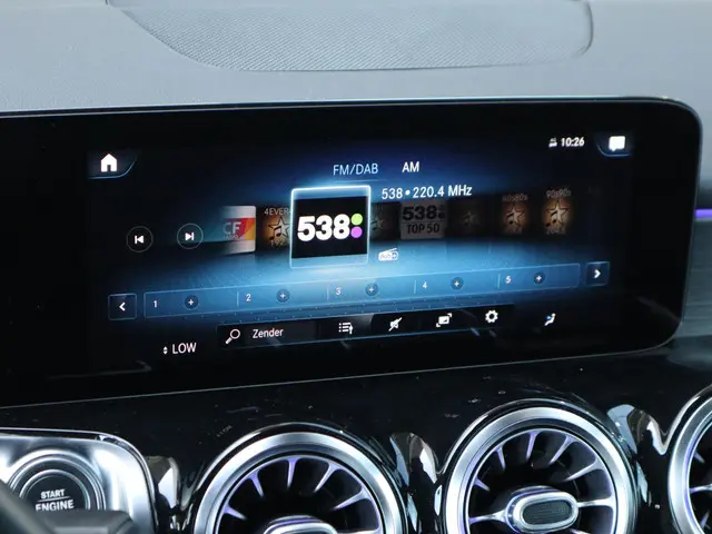 Mercedes-Benz GLB 200 AMG Line 2021 Benzine 26