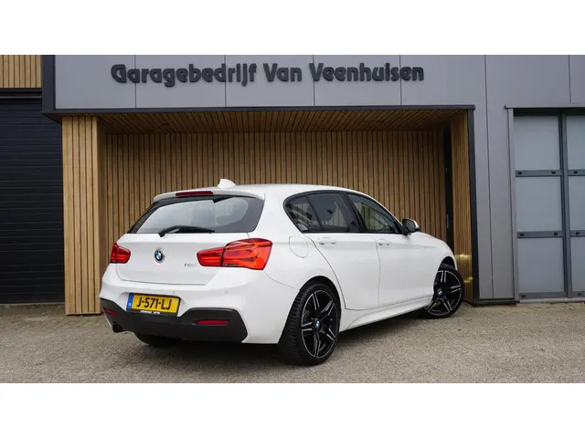 BMW 1 Serie 118i 160pk M-Sport Shadow Line 2017 Benzine 6