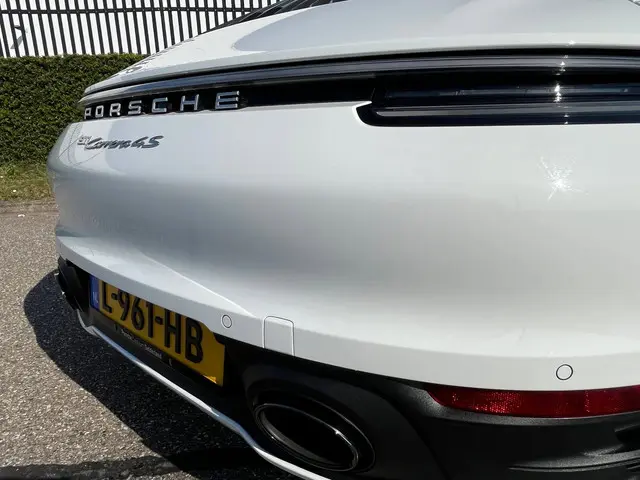 Porsche 911 Cabrio 3.0 Carrera 4 S 2019 Benzine 32