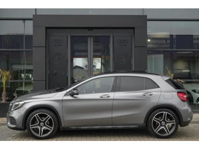 Mercedes-Benz GLA GLA180 AMG 122pk 2019 Benzine 5
