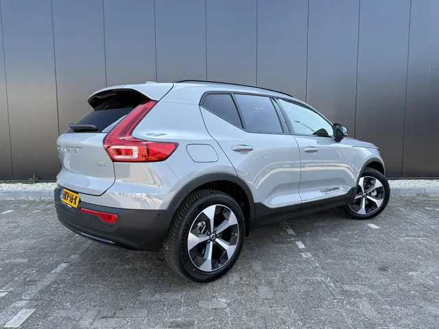 Volvo XC40 2.0 B4 Plus Dark 2025 Benzine 8