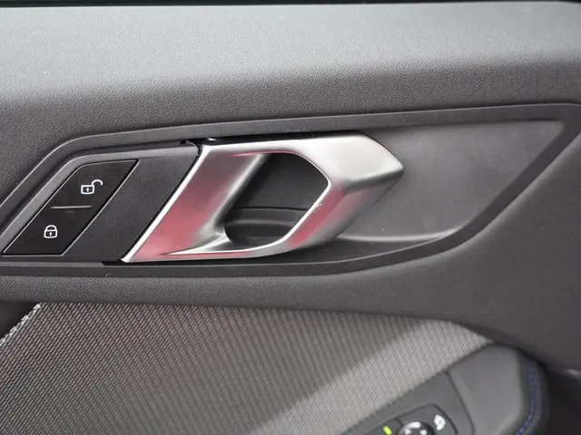 BMW 1 Serie 120 M Sport Design Edition 2026 Benzine 19