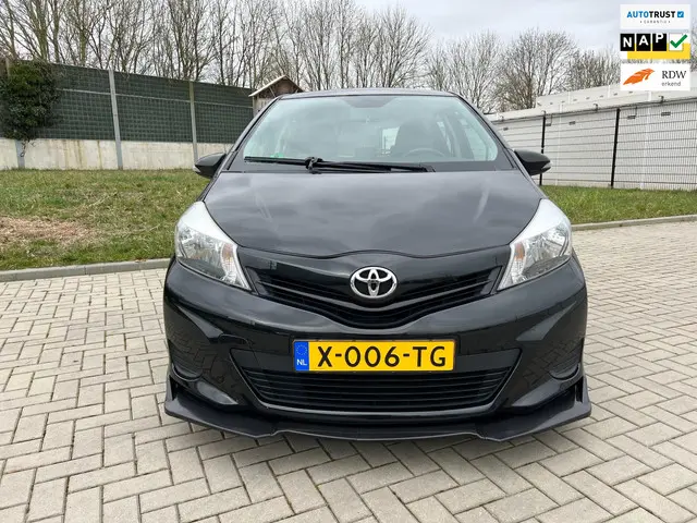 Toyota Yaris 1.3 VVT-i Aspiration 2013 Benzine