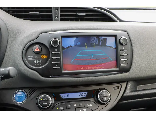 Toyota Yaris 1.5 Hybrid Dynamic 2019 Hybride Benzine 25