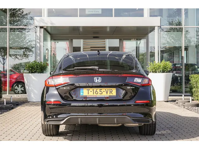Honda Civic 2.0i e:HEV SPORT 2023 Hybride Benzine 52