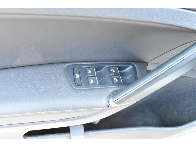 Volkswagen Golf 1.2 TSI Highline 2013 Benzine 29