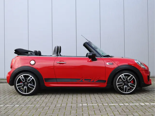MINI Cooper Cabrio John Works 232PK 2020 Benzine 26