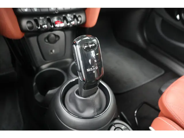 MINI 5-Deurs Cooper 2021 Benzine 16