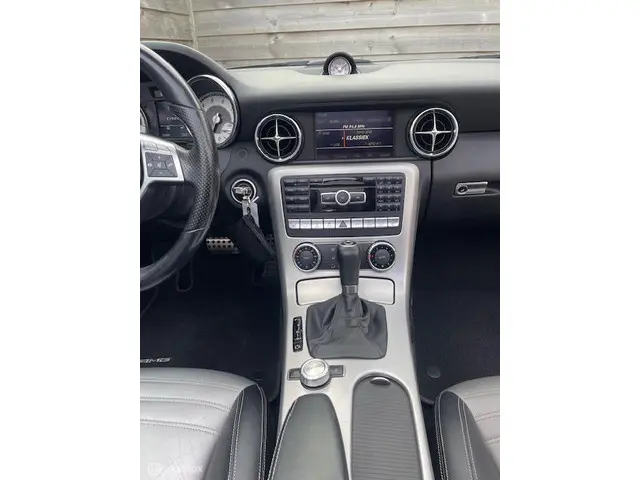 Mercedes-Benz SLK 200 2012 Benzine 22