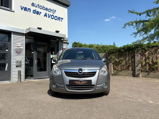 Opel Agila 1.0 Berlin 2014 Benzine 2