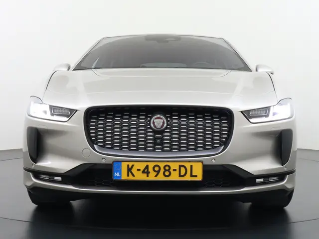 Jaguar I-PACE 3