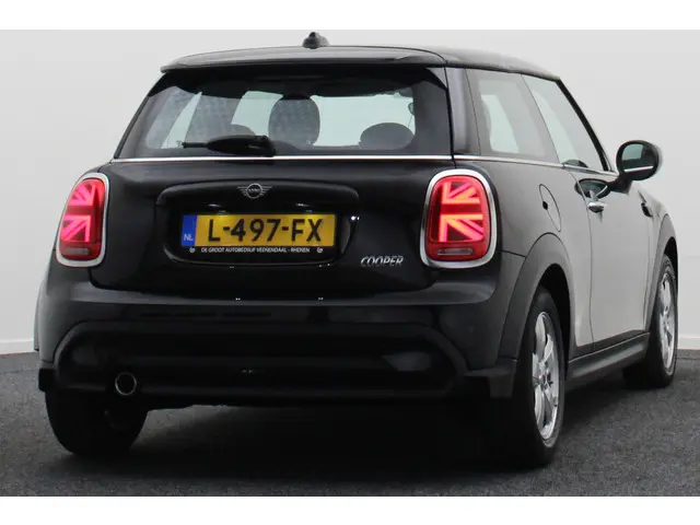 MINI Cooper Mini 1.5 Essential Automaat 2021 Benzine 17