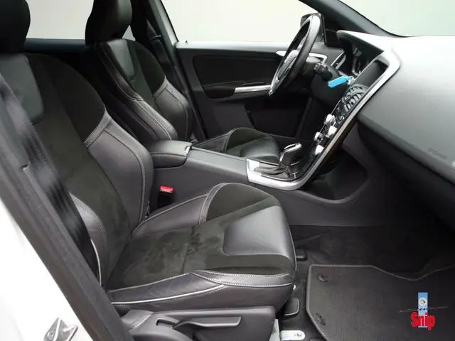 Volvo XC60 2.0 T5 R-Design Automaat. 2017 Benzine 6