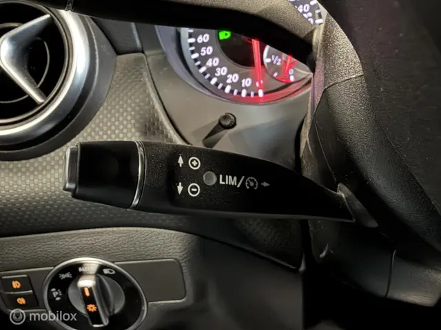 Mercedes-Benz A-Klasse 180 Ambition 2015 Benzine 19