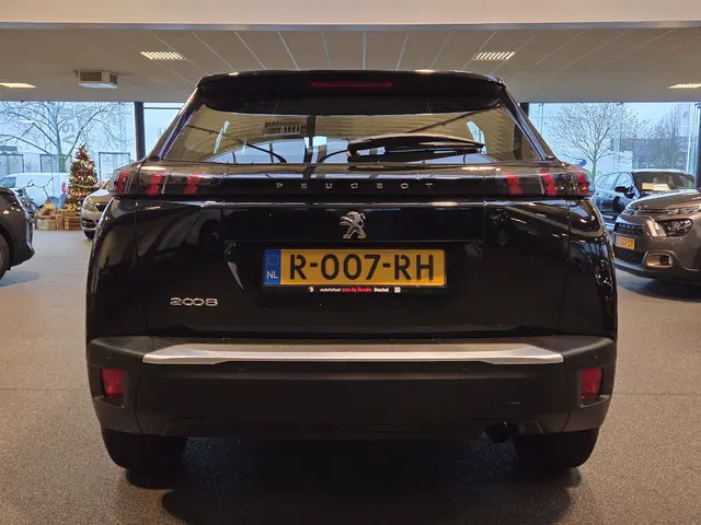Peugeot 2008 1.2 PureTech Active 2022 Benzine 4