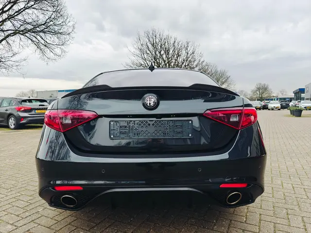Alfa Romeo Giulia 2.0T B-Tech Super 2019 Benzine 4