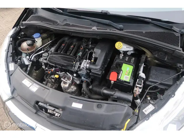 Peugeot 208 1.2 PureTech Blue Lease 2015 Benzine 18