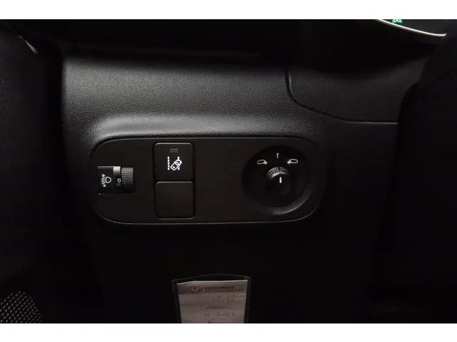 Citroën C3 1.2 PureTech Shine 2017 Benzine 26