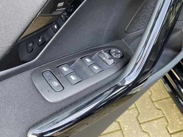 Peugeot 208 1.2 PureTech Allure 2018 Benzine 19