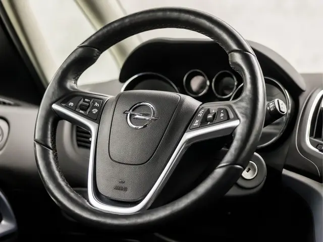 Opel Zafira Tourer 1.4 Edition 7 Persoons 2015 Benzine 17