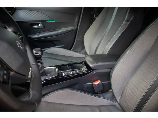 Peugeot 208 1.5 BlueHDi Allure Pack 2022 Diesel 5