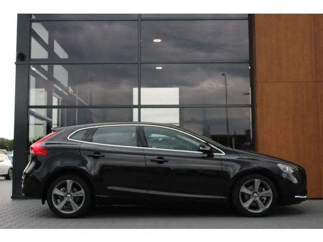 Volvo V40 1.6 T2 Momentum | Panoramadak 2014 Benzine 15