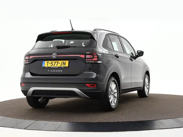 Volkswagen T-Cross 2