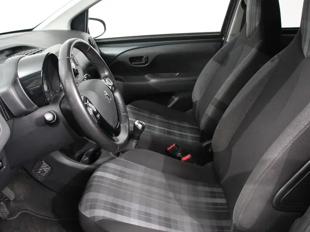 Peugeot 108 1.0 e-VTi Active 2020 Benzine 28