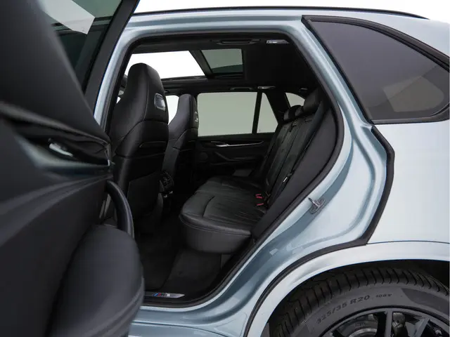 BMW X5 M High Executive M-Sportpack 2016 Benzine 9