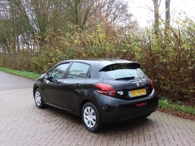 Peugeot 208 1.2 PureTech Like 2018 Benzine 3