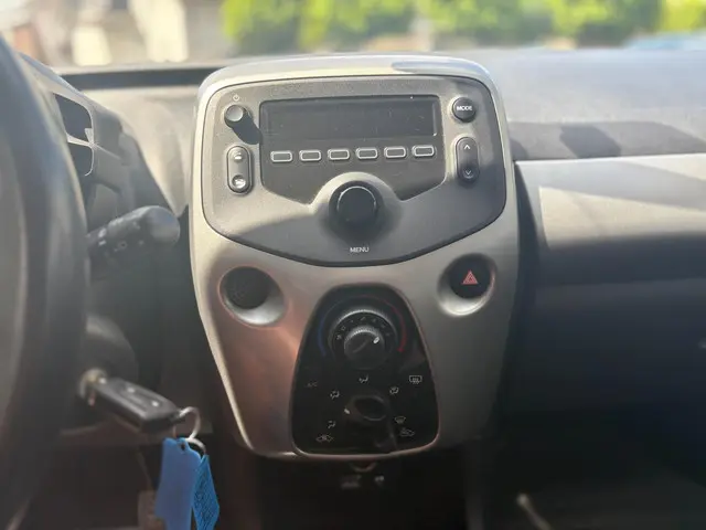 Peugeot 108 1.0 VTi Active TOP, AUTOMAAT! 2015 Benzine 11
