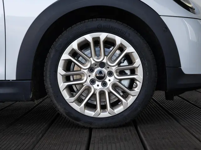 MINI 3-Deurs Cooper C 2025 Benzine 6