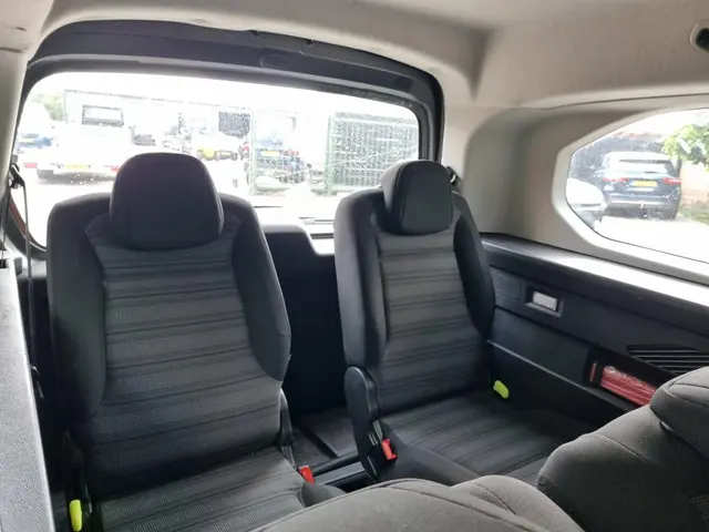 Opel Combo Tour 1.2 T. L2H1 Edit. 7p 2019 Benzine 12