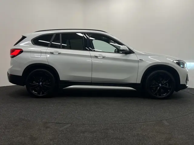 BMW X1 xDrive25e 2022 Hybride Benzine 35