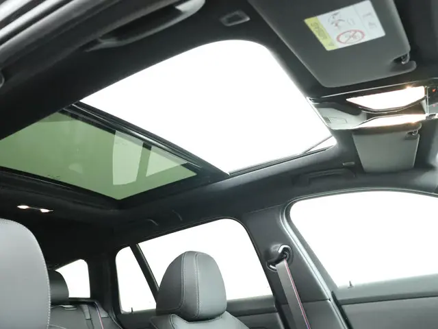 BMW 3 Serie Touring 330e xDrive 2025 Hybride Benzine 69