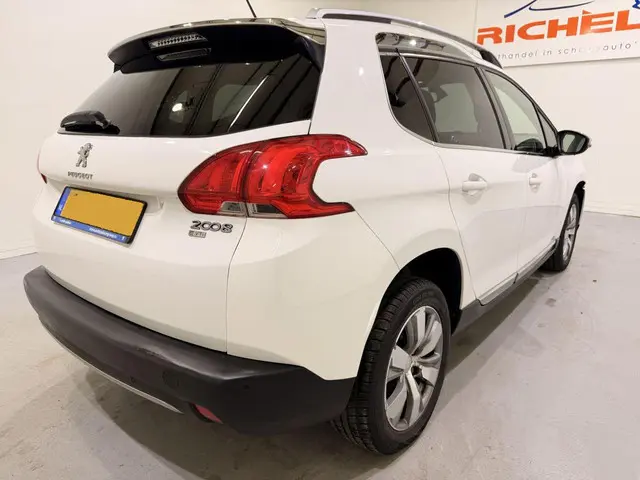 Peugeot 2008 1.2 PureTech Allure Automaat 2014 Benzine 22