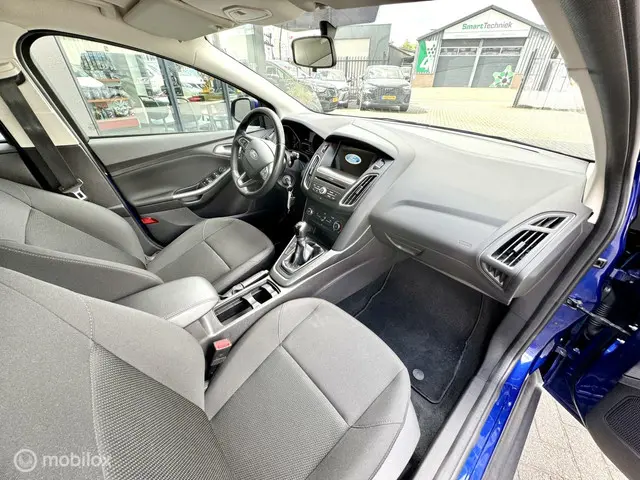 Ford Focus Wagon 1.0 Lease Edition 2017 Benzine 12