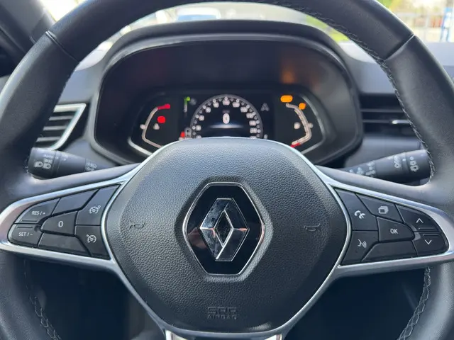 Renault Clio 1.0 TCe 92pk Intens 2022 Benzine 13