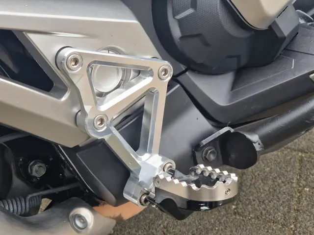 Honda NC 750 X-ADV / LED / TERMIGNONI / TOPKOFFER 2017 Benzine 8