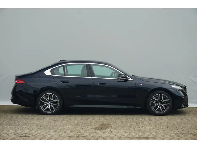 BMW i5 eDrive40 2025 Elektrisch 3