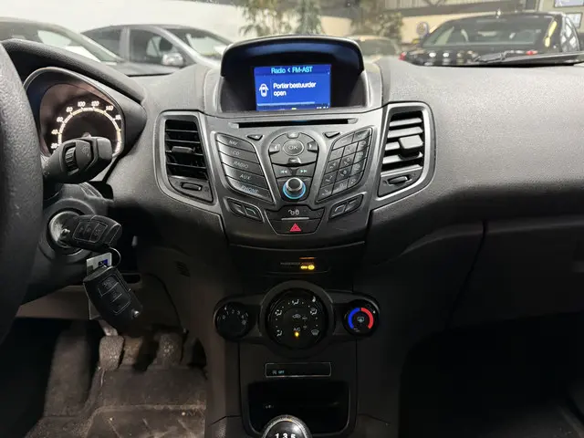Ford Fiesta 1.0 Style // Navi 2015 Benzine 8