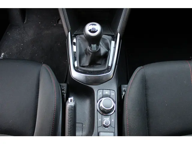 Mazda 2 1.5 e-SkyActiv-G 90 Homura 2024 Benzine 24